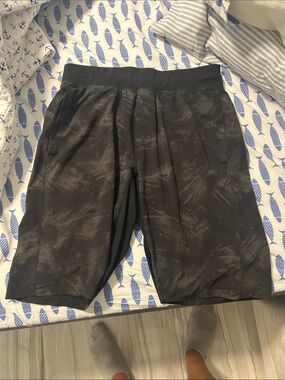 lululemon athletica Men's Black Charcoal Athletic Shorts